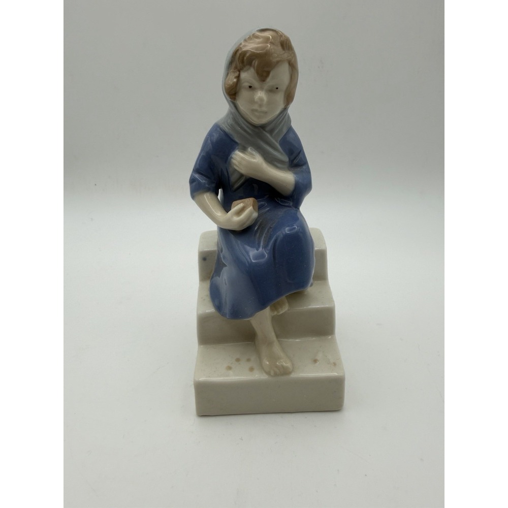 Vintage Carl Schneider Erben Girl Sitting on Steps Figurine
